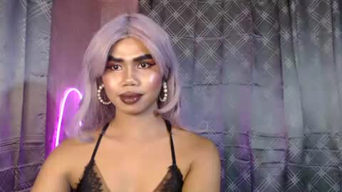 queenpinayebony_xx online show from 04-25-26, 11:57