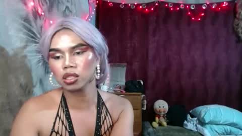 queenpinayebony_xx online show from 05-08-26, 06:24