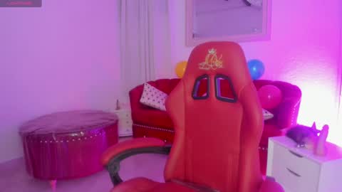 Queen Rose  online show from 01-10-25, 12:15
