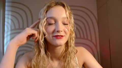 Snapshot of queenserenaaa chatting on 06-07-26, 03:38 Serena XoXo online show from 06-07-26, 03:38