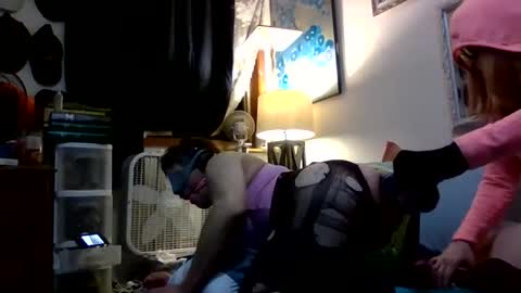 queenssissytoy online show from 12-15-25, 02:32