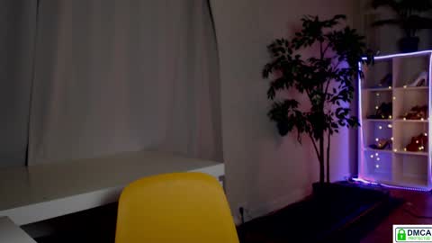 Queensy online show from 05-23-26, 04:44