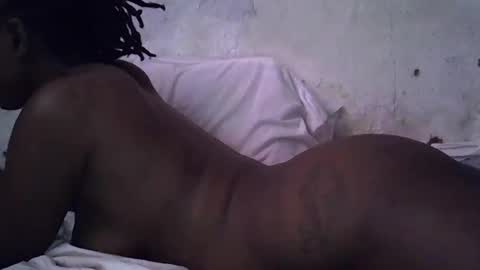 Snapshot of queentee254 chatting on 12-20-24, 05:57 queen online show from 12-20-24, 05:57