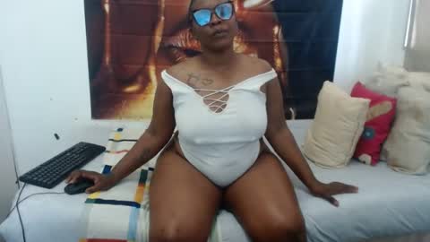 queenteex6993 online show from 06-30-26, 09:32