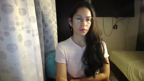 Snapshot of queenvictoria2023 chatting on 01-12-25, 07:00 Paola online show from 01-12-25, 07:00