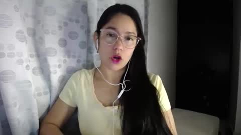 Snapshot of queenvictoria2023 chatting on 03-25-26, 04:29 Paola online show from 03-25-26, 04:29