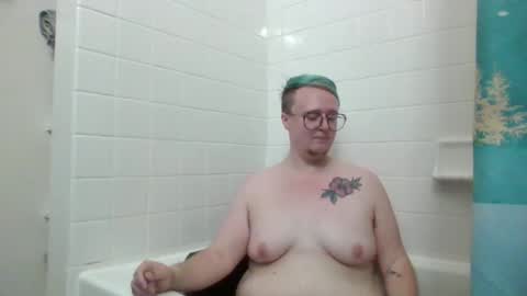 Snapshot of queerlyjaz chatting on 09-14-25, 06:40 queerlyjaz online show from 09-14-25, 06:40
