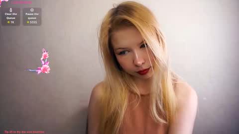 Snapshot of quennabrucker chatting on 09-15-25, 04:12 Tate online show from 09-15-25, 04:12