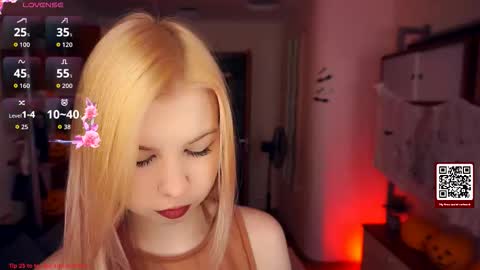 Snapshot of quennabrucker chatting on 10-26-25, 04:18 Tate online show from 10-26-25, 04:18