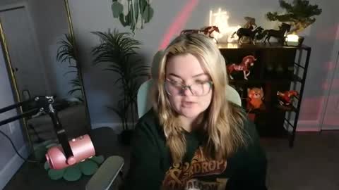 Snapshot of quervoqueen1 chatting on 11-05-25, 02:55 Bri online show from 11-05-25, 02:55