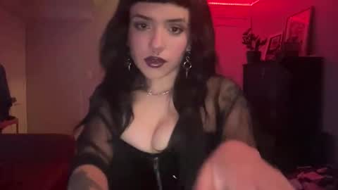 Snapshot of quieres_besitos chatting on 04-14-26, 02:50 Reina online show from 04-14-26, 02:50