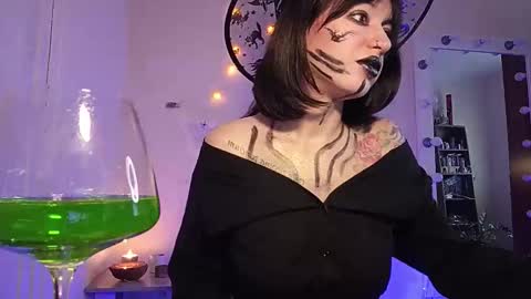 quiet_smile online show from 10-27-25, 08:40