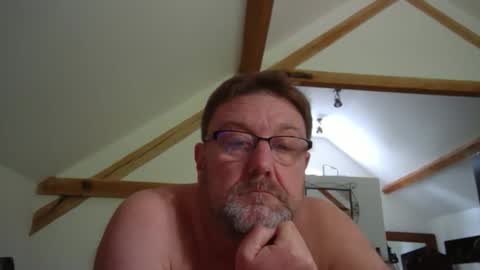 qwertyfish72 online show from 05-18-26, 11:16