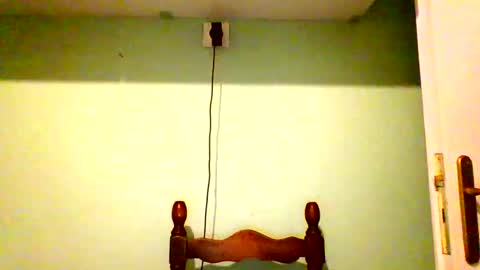 qwertyuiop22348015 online show from 01-08-26, 11:18