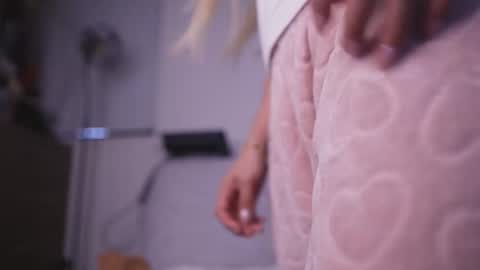 RACHEL BLAKE online show from 09-21-25, 06:53