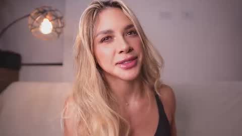 RACHEL BLAKE online show from 10-25-25, 06:43