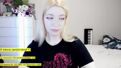 Snapshot of raaaaaaawr chatting on 03-02-26, 04:58 - online show from 03-02-26, 04:58
