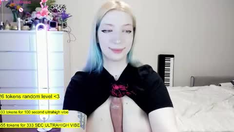 Snapshot of raaaaaaawr chatting on 03-25-26, 07:36 - online show from 03-25-26, 07:36
