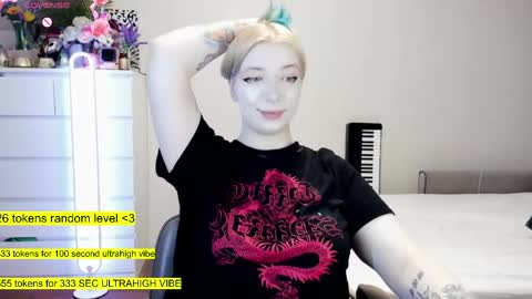 Snapshot of raaaaaaawr chatting on 03-30-26, 05:14 - online show from 03-30-26, 05:14