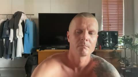 rabbit_eyes69 online show from 05-06-26, 04:41