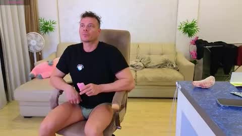 Snapshot of rabbits_couple chatting on 01-14-26, 06:35 Jess John online show from 01-14-26, 06:35