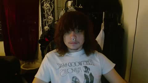 Snapshot of raccoonboy22 chatting on 12-15-25, 04:50 raccoonboy online show from 12-15-25, 04:50