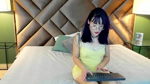 Snapshot of rache_roth chatting on 04-30-26, 09:30 Rachel online show from 04-30-26, 09:30
