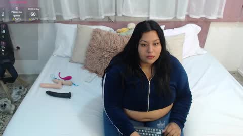 Snapshot of racheel_moore chatting on 09-19-25, 11:11 rachel online show from 09-19-25, 11:11