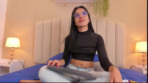 Rachel Donnelly online show from 12-17-25, 02:17