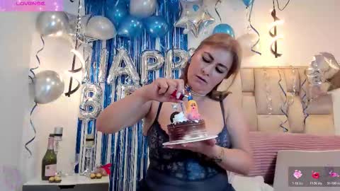 Snapshot of rachel_lang chatting on 03-08-26, 02:15 Rachel Lang online show from 03-08-26, 02:15