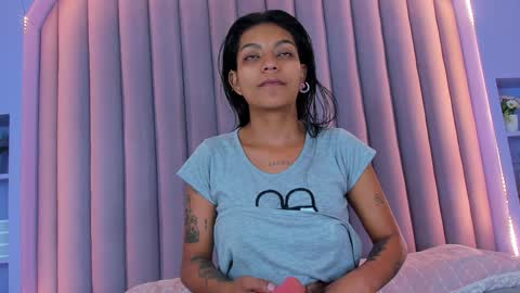 Snapshot of rachel_martinez chatting on 01-18-25, 11:43 RACHEL online show from 01-18-25, 11:43