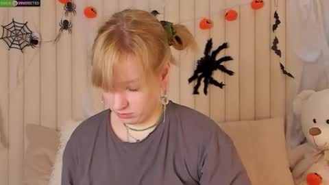 Snapshot of rachelcart chatting on 10-21-25, 03:07 RachelCart online show from 10-21-25, 03:07