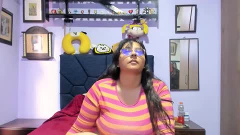 Snapshot of racheljames28 chatting on 11-11-25, 03:01 racheljames28 online show from 11-11-25, 03:01