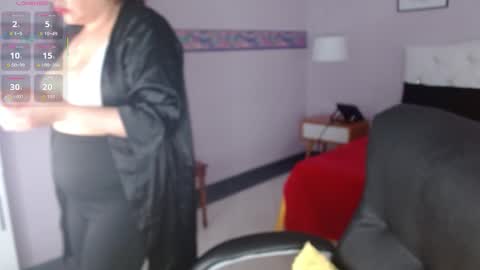 Snapshot of rachellparker_ chatting on 10-25-25, 11:29 rachellparker_ online show from 10-25-25, 11:29