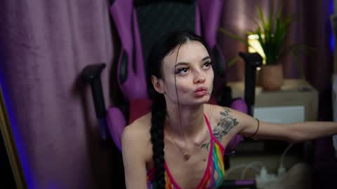  Rachel  online show from 01-26-25, 03:38