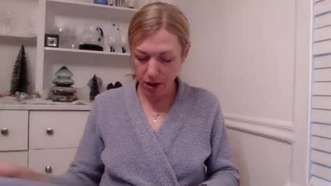Racy Tracy online show from 12-13-24, 04:38