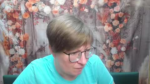 Snapshot of radachudna chatting on 05-19-26, 05:03 RadaChudna online show from 05-19-26, 05:03