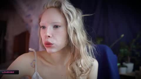 Snapshot of radiant_ada chatting on 10-22-25, 08:14 ada online show from 10-22-25, 08:14