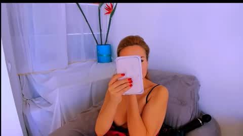 Snapshot of radmila_star chatting on 09-22-25, 10:50 Radmila Star online show from 09-22-25, 10:50