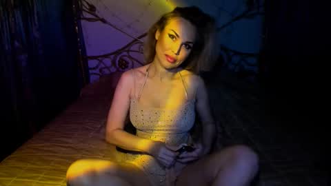 Snapshot of radmila_star chatting on 11-29-25, 06:00 Radmila Star online show from 11-29-25, 06:00