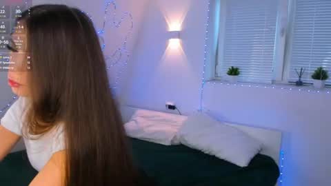 Snapshot of raevella chatting on 06-21-26, 08:28 Rachel online show from 06-21-26, 08:28