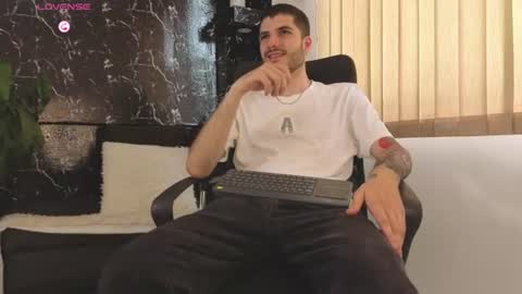 R A F A E L online show from 06-26-26, 08:13
