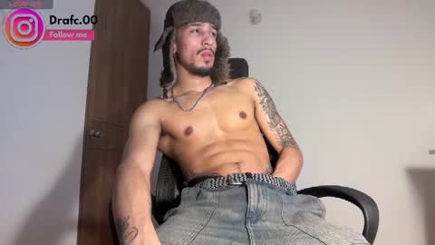 Snapshot of rafael_stone1 chatting on 07-27-26, 01:01 NEW IG online show from 07-27-26, 01:01