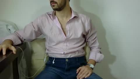 Snapshot of rafaelssk chatting on 12-14-24, 09:40 elenacam online show from 12-14-24, 09:40