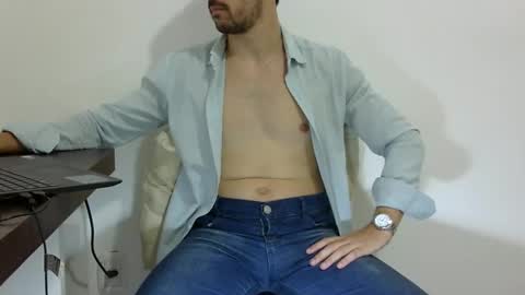 Snapshot of rafaelssk chatting on 03-08-25, 08:46 elenacam online show from 03-08-25, 08:46