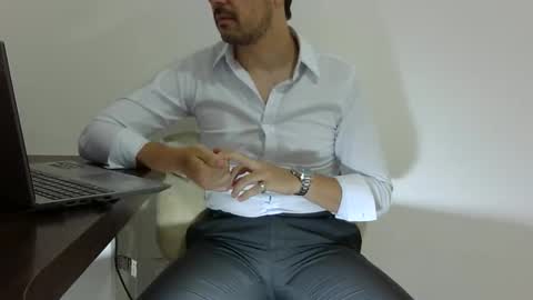 Snapshot of rafaelssk chatting on 01-06-26, 09:35 elenacam online show from 01-06-26, 09:35