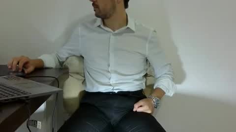 Snapshot of rafaelssk chatting on 01-07-26, 09:23 elenacam online show from 01-07-26, 09:23