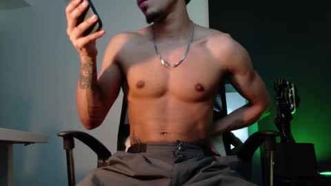 Snapshot of rafaelstone chatting on 11-20-25, 02:34 IG online show from 11-20-25, 02:34