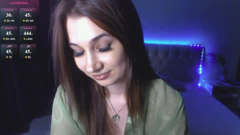 Snapshot of rahatlocum chatting on 04-29-26, 01:48 Sofie online show from 04-29-26, 01:48