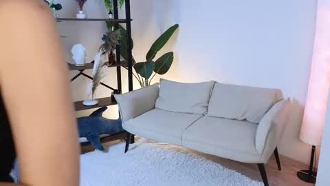 Snapshot of raiden_maid chatting on 11-20-25, 11:10 Betty online show from 11-20-25, 11:10